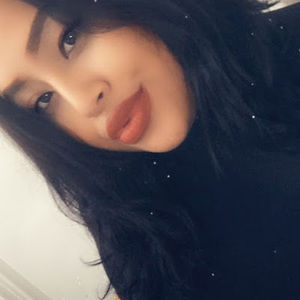 Meet your Posher, Claudia